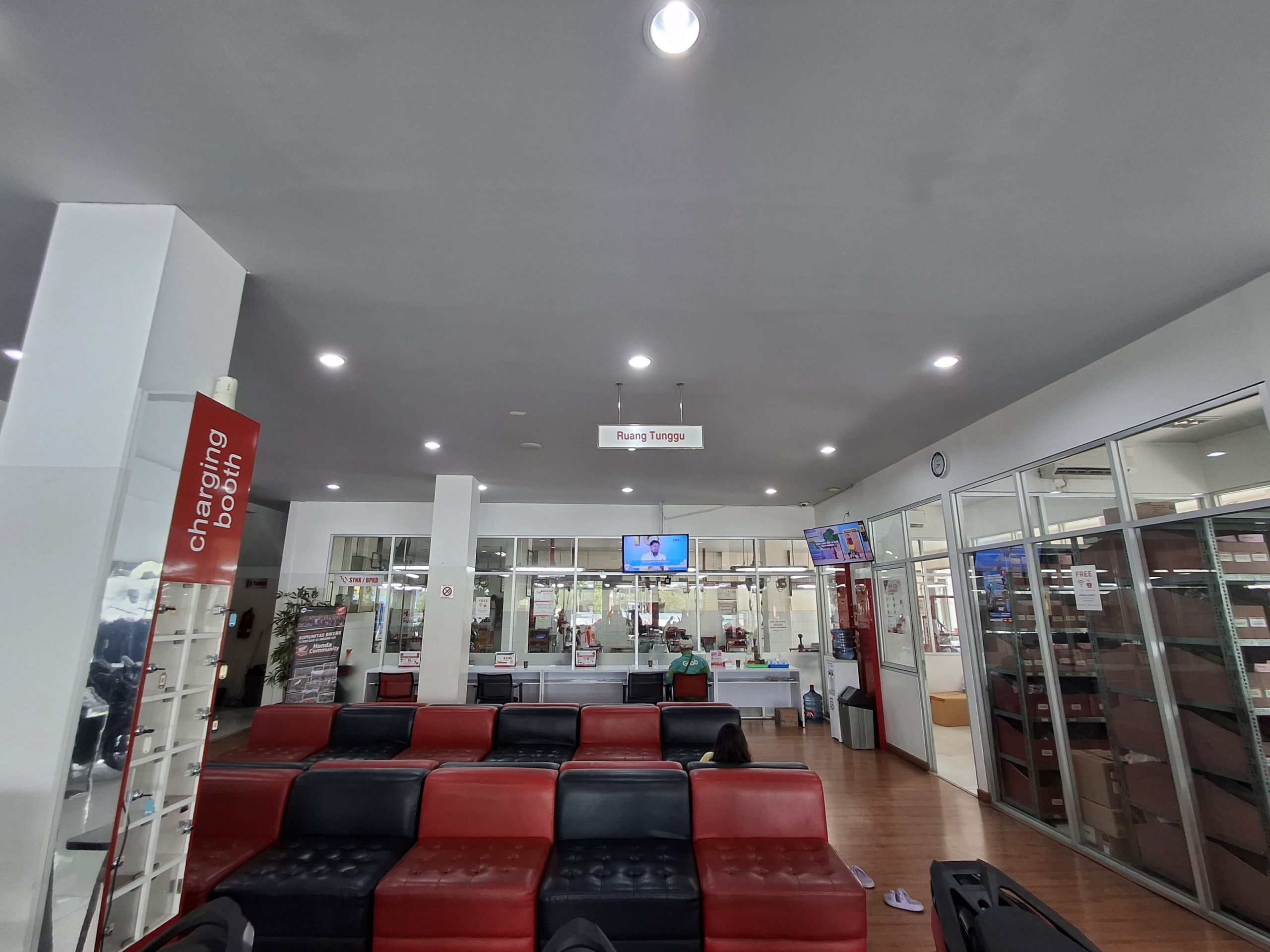 Lobby Bintang Motor Bekasi